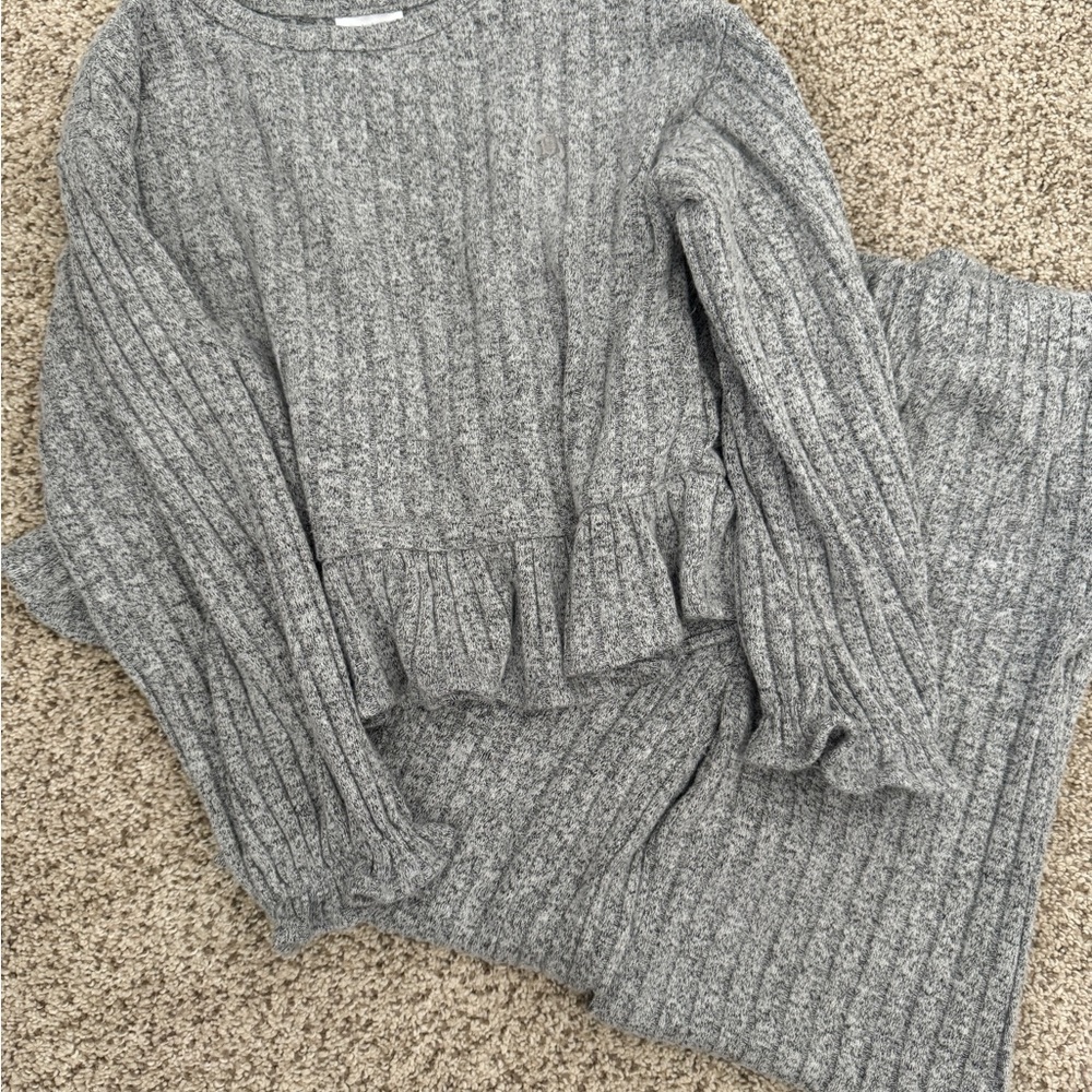 Girls GAP Cozy Ribbed Gray Peplum Sweater